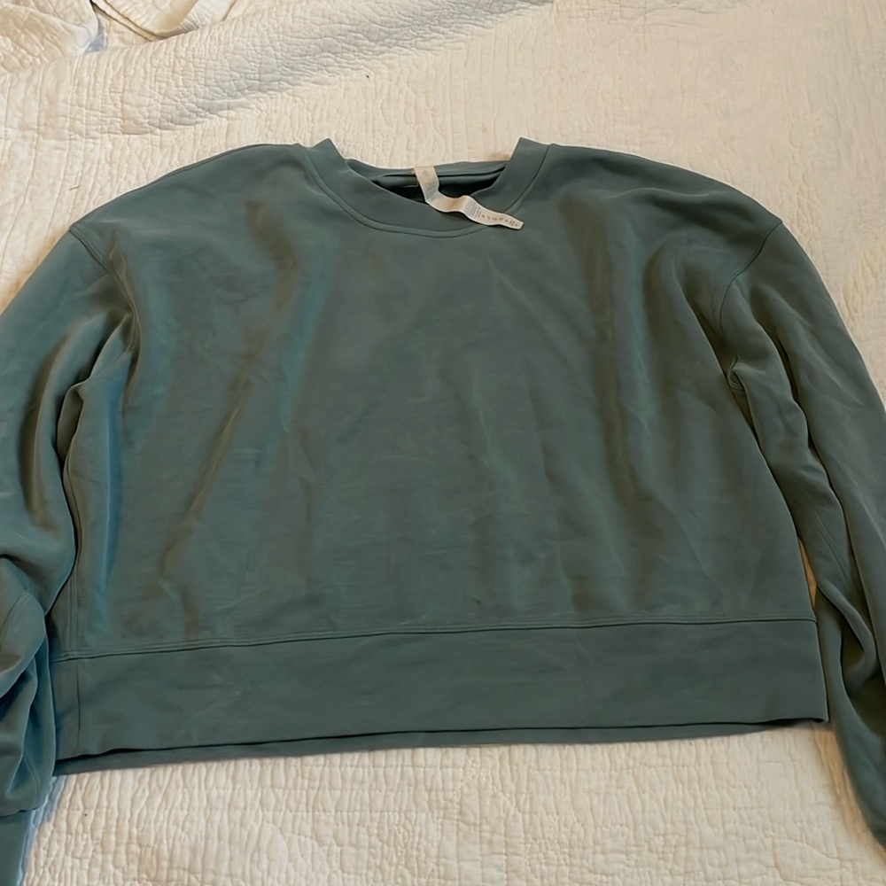 Lululemon soft stream cropped sweatshirt